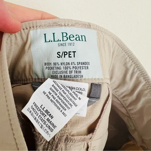LL Bean Women's Tan Cargo Pants Size Small - Picture 7 of 7